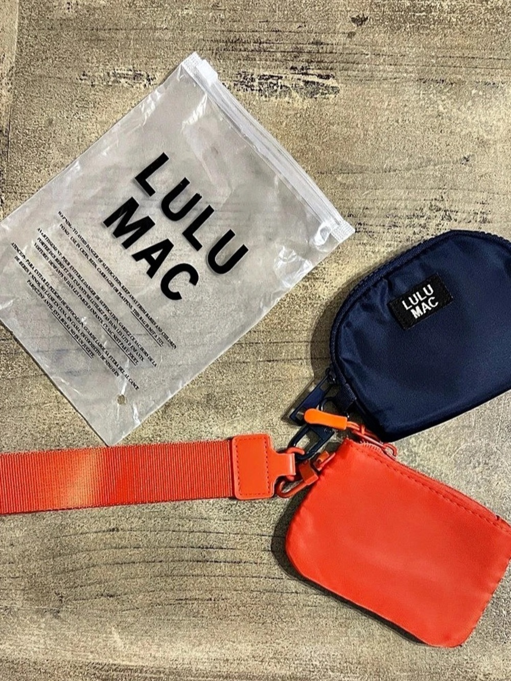 NWT. Lulu Mac Double Pouch Wristlet Orange/Navy, Orange & Blue
